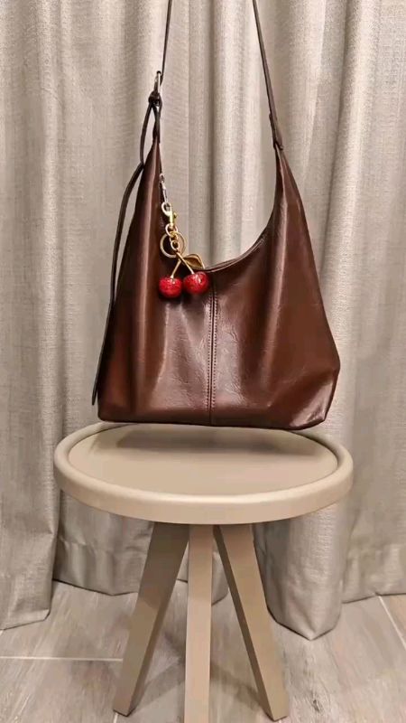 #ToteBag #LeatherBag #BagForSchool #Foryou #MasMurasaShopee #FreeCoinsInShopeeVideo