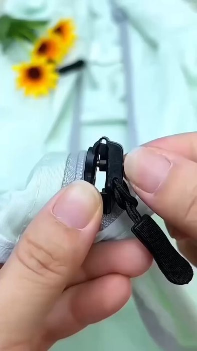 Zipper repair kit #repair #zipper #zipperreplacement  #kit #fyp #MasMuraSaShopee #useful #FreeCoinsInShopeeVideo