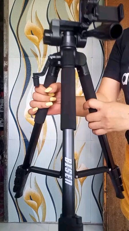 GDT Camera Tripod 1.7M Tripod Stand With Bluetooth Remote Phone Holder Extendable Tripod#MasMuraSaShopee #ShopeePHPaydaySale #FreeCoinsInShopeeVideo