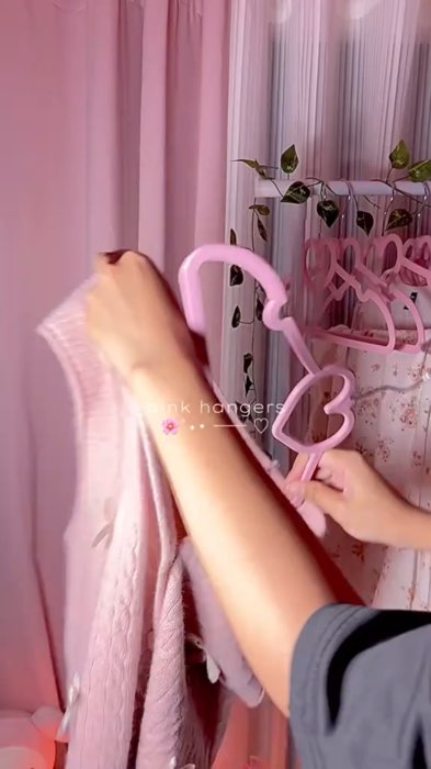 🩷#hearthanger #hanger #pink   #cute #coquette #foryou #ctto #Recos #shopee #shopeefinds #budolfinds #musthave #highquality #fyp #nonslip