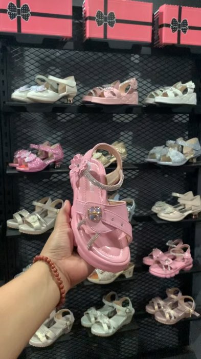 #princess #sandals #forkids #fashionable #Fashion #heels #elegant #stylish #FreeCoinsInShopeeVideo #MasMuraSaShopee #musthave #mommyfinds #highlights