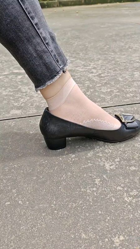 #antiskid #ShopeeHau #ShopeeDeals #ShopeeBuds #BudolFinds #TrendingNow #Shopee #shoelace