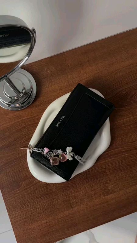 Get yours now!✅ #Mikana #MikanaWallet #longwallet #walletforwomen #MasMuraSaShopee #giftideas