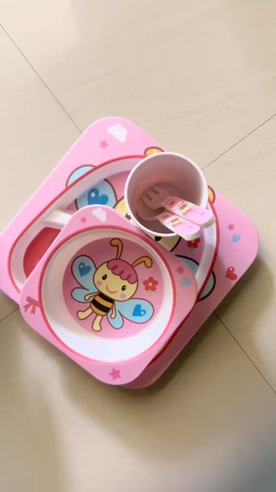￼4Pcs Baby Cutlery Set Kids Plastic Plate with bowl, fork and spoon Feeding Food Tableware Eating Set