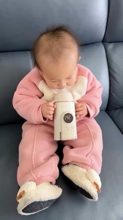 ￼Baby Bottle Warmer Portable Usb Power Bottle Warmer Insulation Thermostat #babybottlewarmer #babybottle #insulation #MasMuraSaShopee
