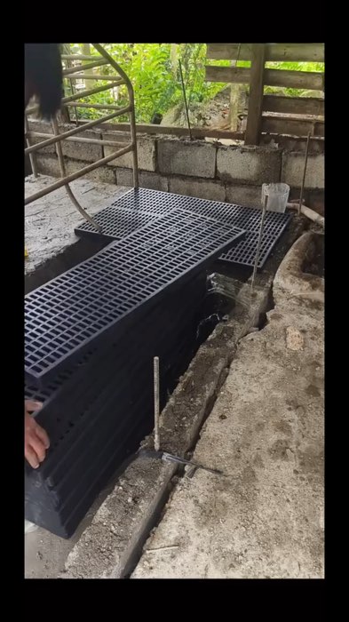 Plastic Matting para sa biik, Aso at manok para iwas sa sakit. #plasticmatting#fyp #farming #farmlife #MasMuraSaShopee