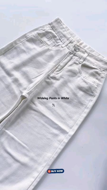 simple #outfit pero may impact 👖🔥 #whitedenim makes you stand out! #masmurasashopee #viral #trending #fyp #denim #white #pants #ootd #fit #fits