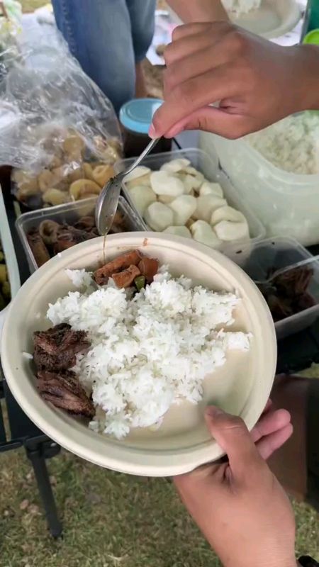 Disposable Plates buyy na#stitch #FreeCoinsInShopeeVideo #MasMuraSaShopee #HugotSaShopee #fyp #foryou #viral #trending #budolfinds #DisposablePlates