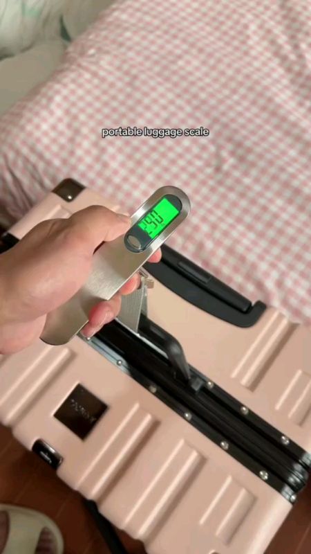 #digitalscale #portableluggagescale #traveltips #weighingscale #luggagescale #musthave #scale #portablescale #electronicscale #handcarry #travelhack