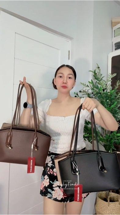Restock na ulit ang leather tote bag na super cute at perfect pang school bag office at everyday bag #totebag #leatherbag #shoulderbag #mumubag