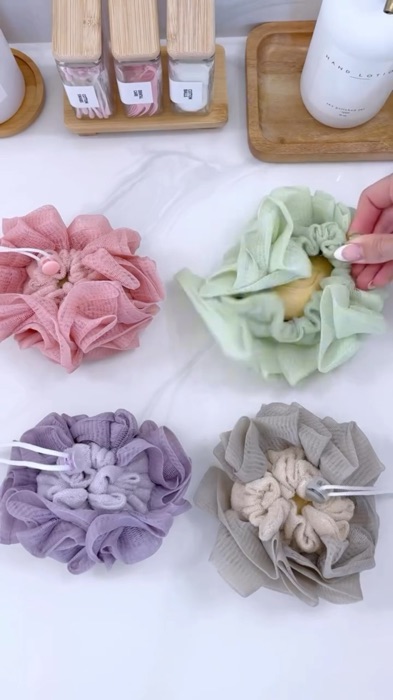 ￼Two-in-one Exfoliating Bath Flower Ball Loofah Soap Holder Body Bath Scrub Sponge #loofah #bodyscrub #MasMuraSaShopee #fyp