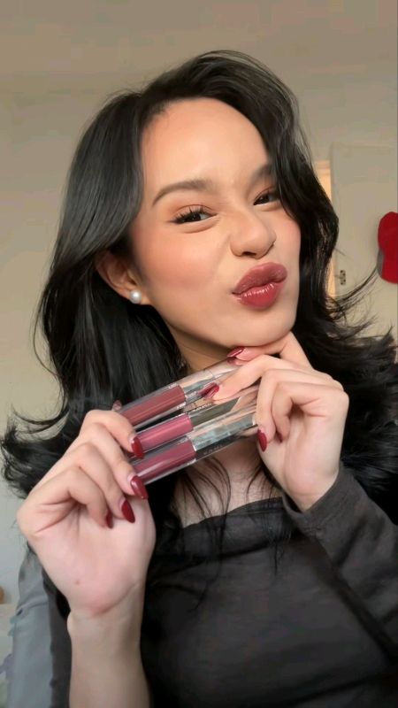 #FreeCoinsInShopeeVideo #ShopeePHPaydaySale #MasMuraSaShopee #HugotSaShopee #shopeeFamily 【22 COLORS】JMCY 3 in 1 Lipstick Double Effect Matte Gloss 48