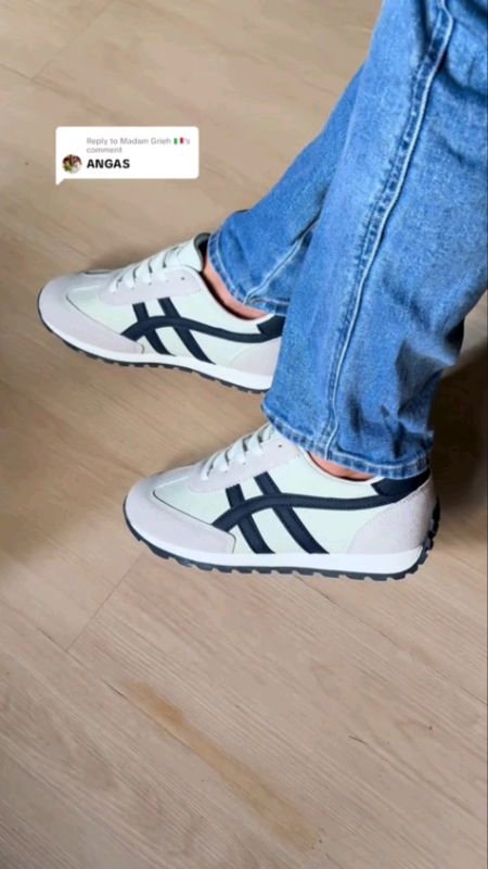 #COROLLASneakers #RetroPlatformShoes #TrendyFootwear #HighQualitySneakers #NonSlipShoes #LightweightSneakers #SchoolShoesPH #FashionableFootwear #fyp